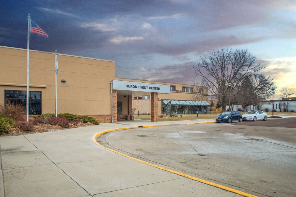 Crossroads Hotel at Huron Event Center - photo 22