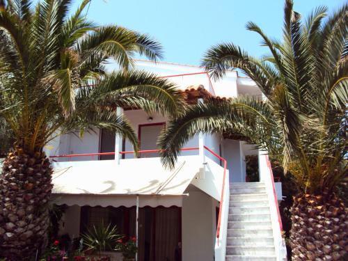 Irini Hotel — hotel in Plomari