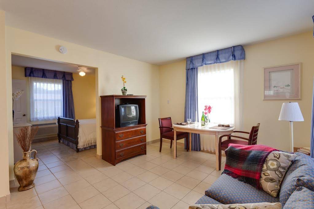 Fountain Cottages Inn - photo 3