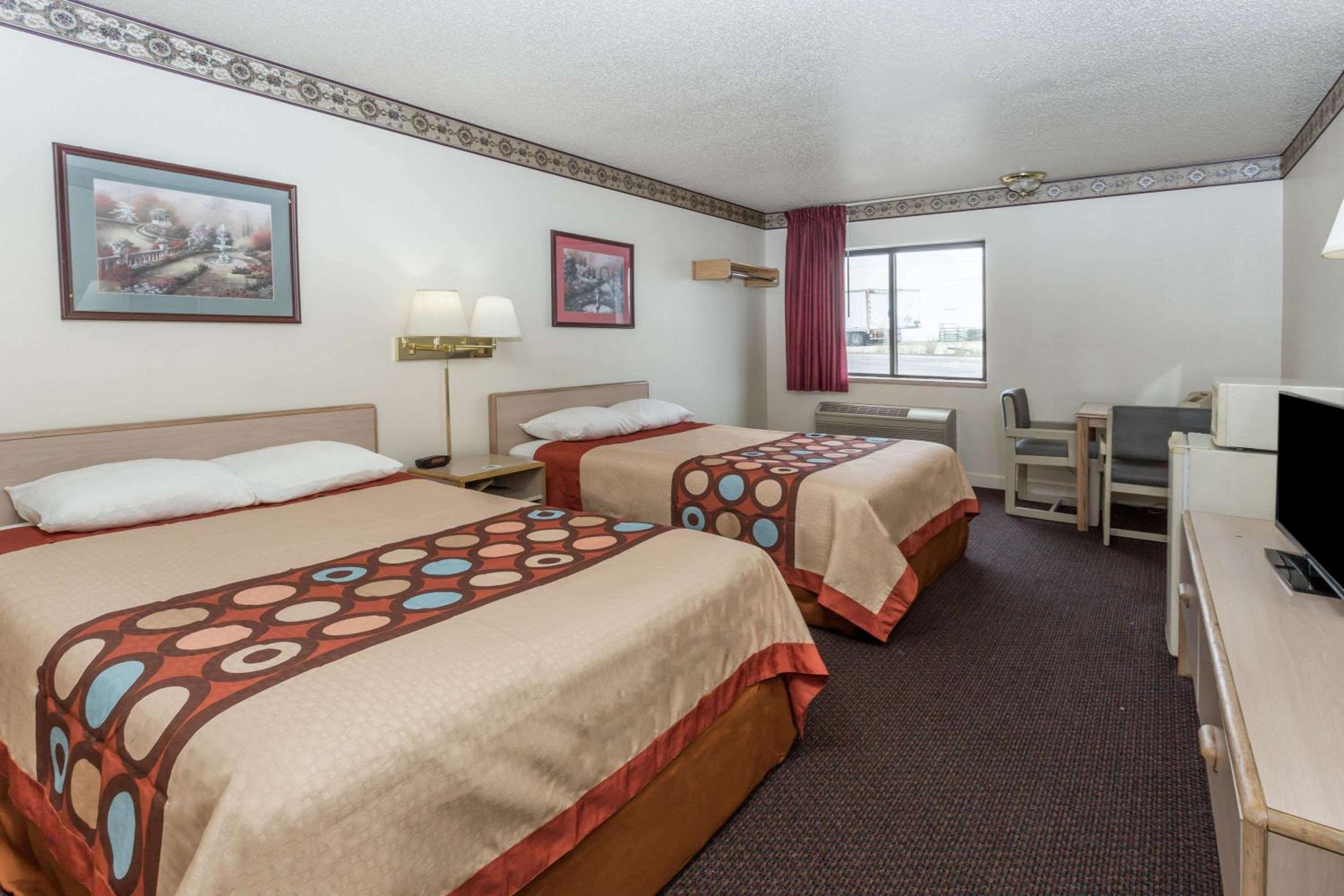 Super 8 by Wyndham Morris - photo 16