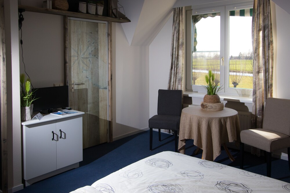 Hotel Zuideinde — Nieuwkoop