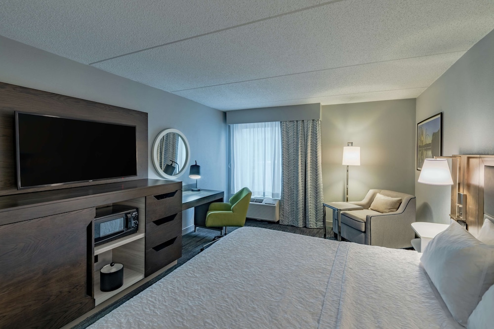 Hampton Inn Waldorf - photo 18