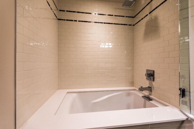 The Lodge at Columbia Point - photo 34