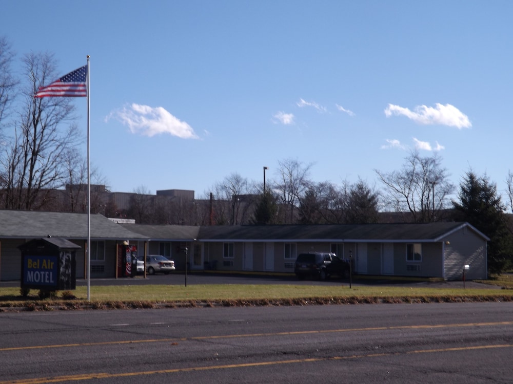 Skyview Motel - carbon neutral hotel in Castleton-On-Hudson