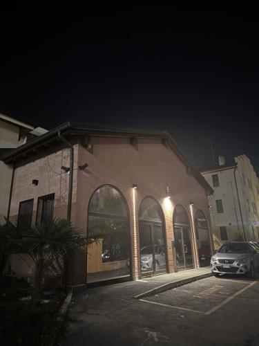 Appartamento con parcheggio comodo — 4-Star Luxury Hotel in Bologna, Italy