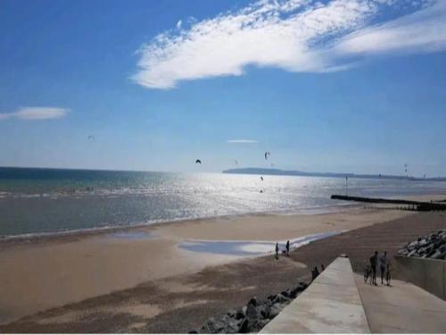 Nollaig Beachside Bliss Pass the Keys in Rye, United Kingdom