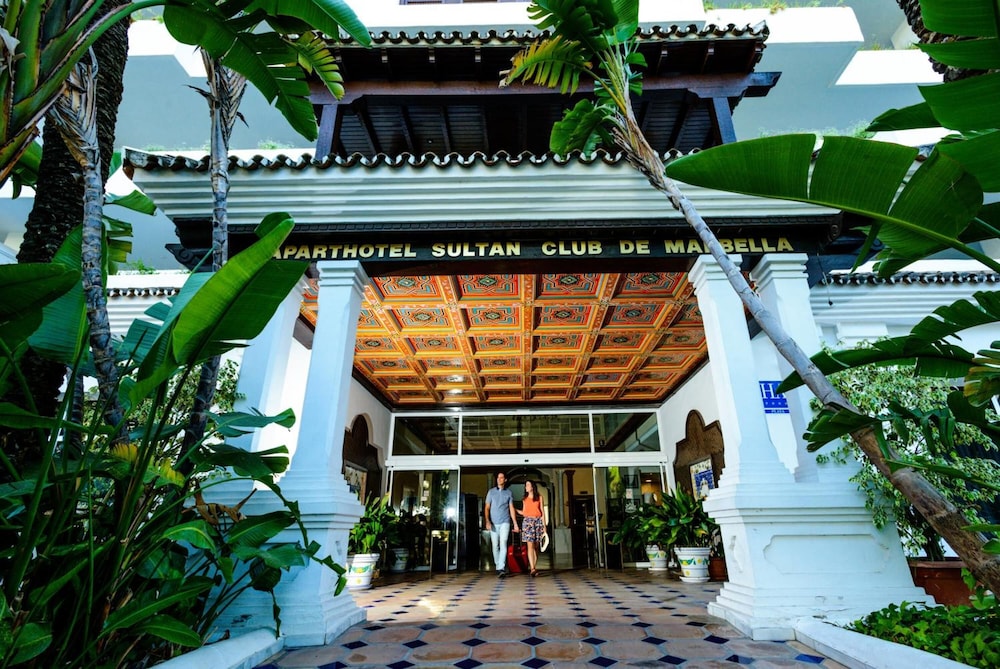 Aparthotel Monarque Sultán in Marbella, Spain
