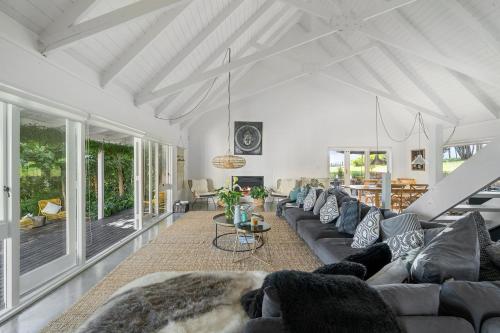 The House The Lodge Te Horo — 4-Star Luxury Hotel in Otaki, New Zealand