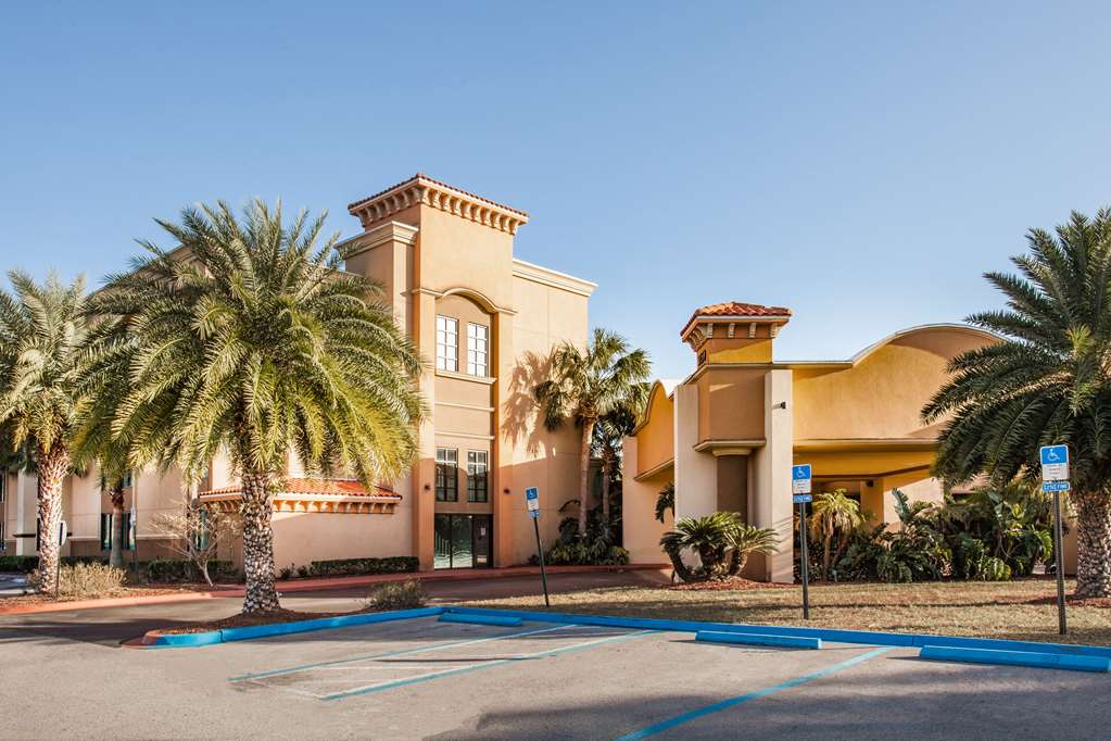 Ramada by Wyndham Jacksonville I 95 by Butler Blvd in Jacksonville, United States
