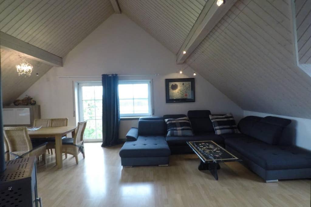 Ferienwohnung Leutkirch offen hell hoch schöne Aussicht — 4-Star Luxury Hotel in Leutkirch, Germany
