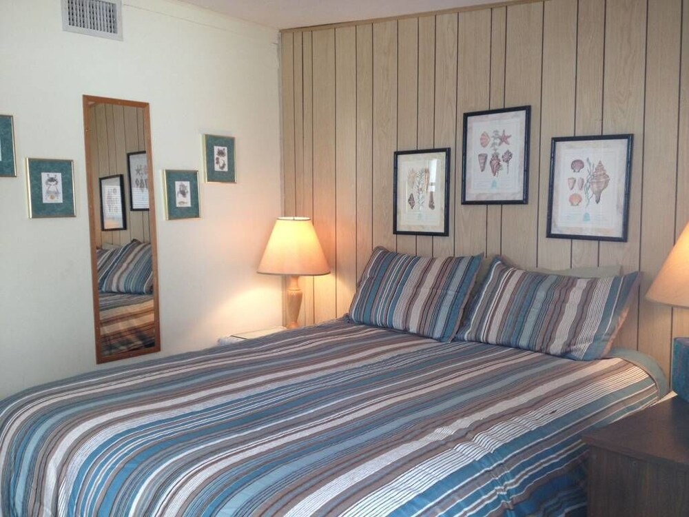 Sun N Fun Beachfront Vacation Rentals - photo 7