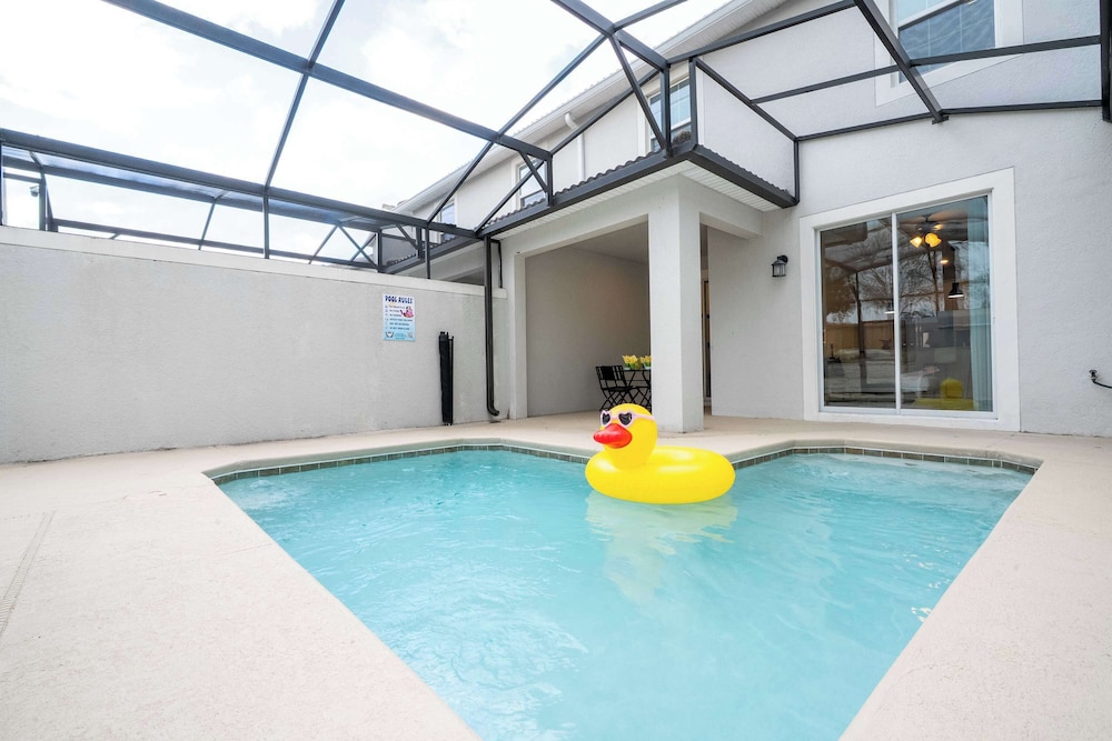 Family Friendly Four Bd w Pool at Storey Lake Resort 5035 — 4-Star Luxury Hotel in Kissimmee, United States
