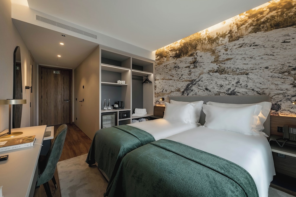 Dolinas Climbing Hotel in Porto De Mos, Portugal