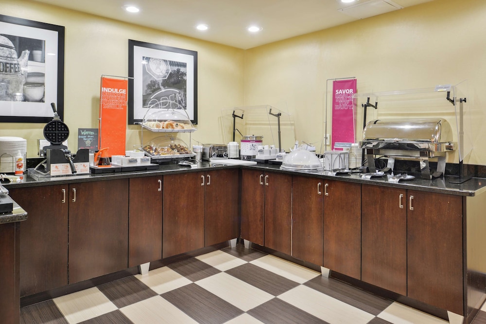 Hampton Inn Raleigh Clayton I 40 - photo 30