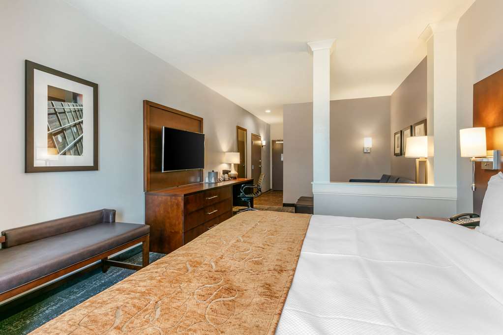 Comfort Suites North Tupelo - photo 18