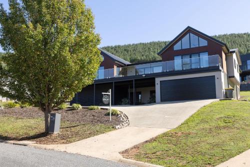 24 Mountain Mist in Bright, Australia