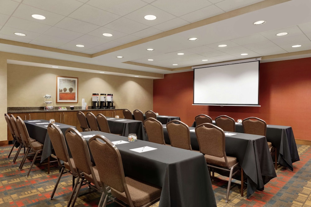 Hampton Inn West Des Moines Lake Drive - photo 29