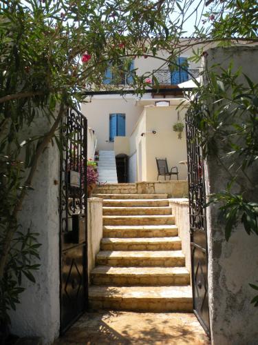 Sea House — 4-Star Luxury Hotel in Galaxidhion, Greece