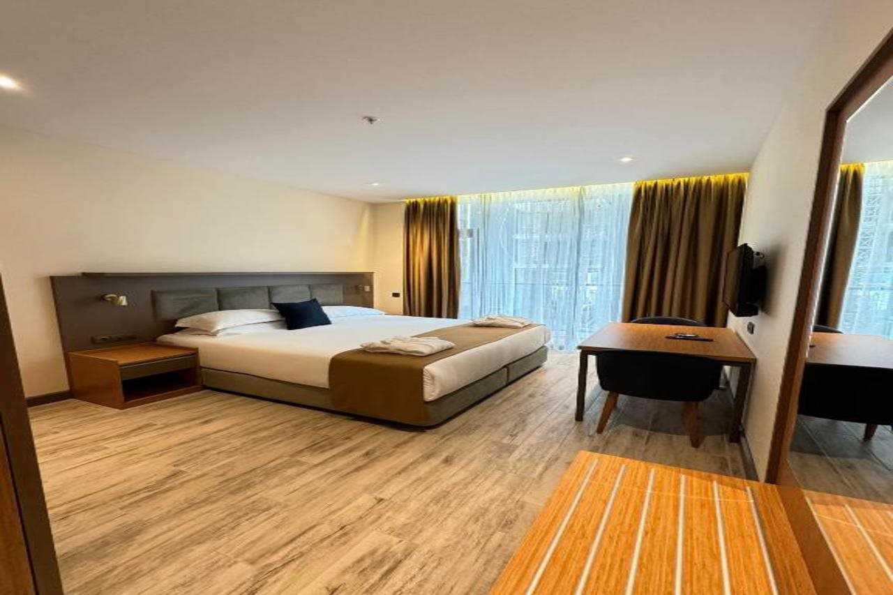 New wave apart hotel