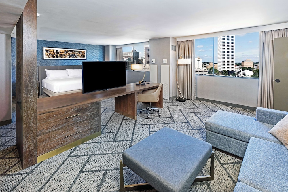 DoubleTree by Hilton Tulsa Downtown - photo 42