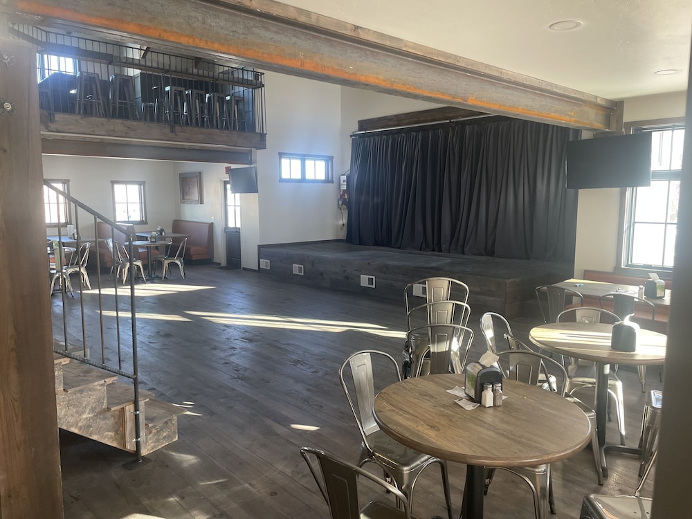 Challis Roadhouse - photo 44