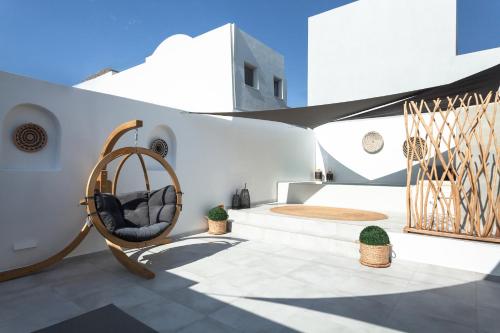 Villa Izabela — 4-Star Luxury Hotel in Emporio, Greece