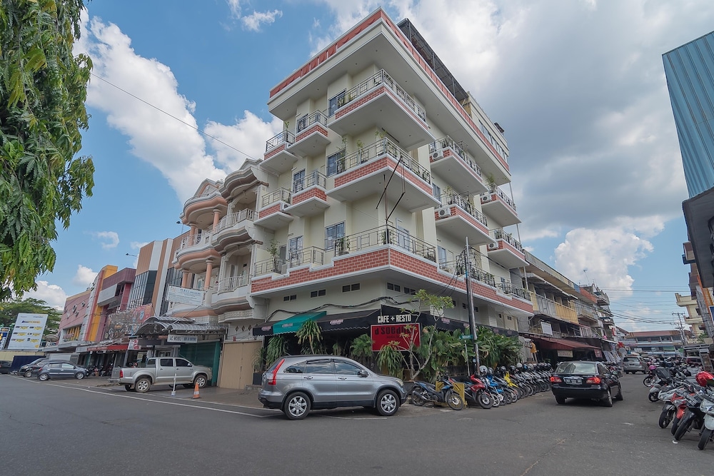 RedDoorz at H Agus Salim Street Pontianak in Pontianak, Indonesia