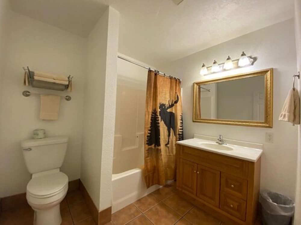 The Snuggle Inn - photo 63