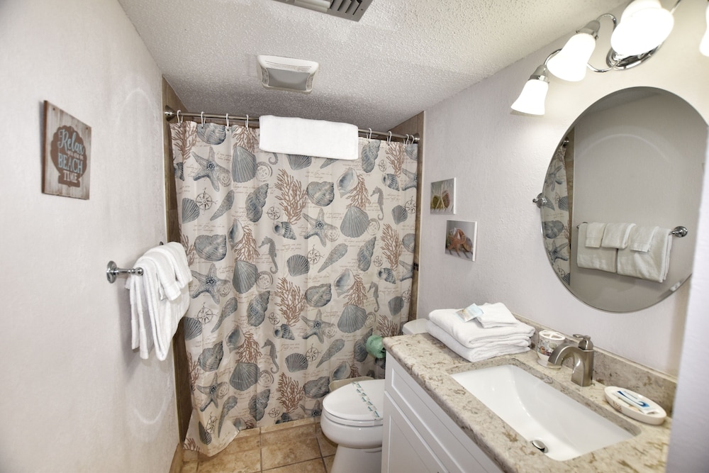 0512 Waters Edge Resort 3 Bedroom Condo by RedAwning - photo 25