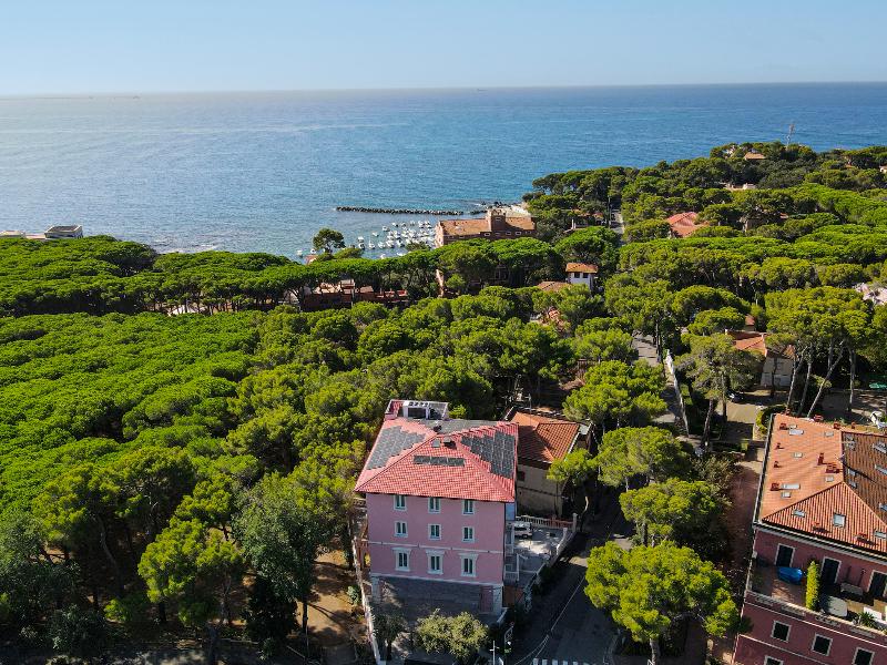 Hotiday Castiglioncello Suite — 4-Star Luxury Hotel in Livorno, Italy