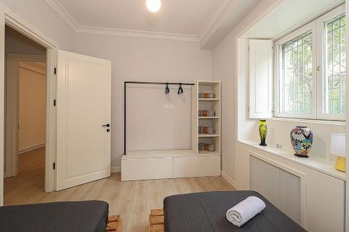 Mtatsminda Cozy Apt: Central & Comfy By Wehost