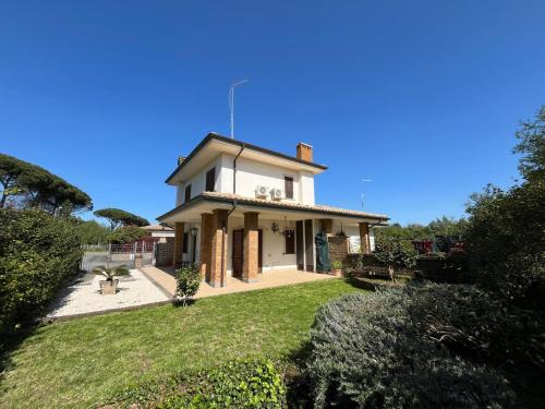 Le Tre Camelie — hotel in Capranica