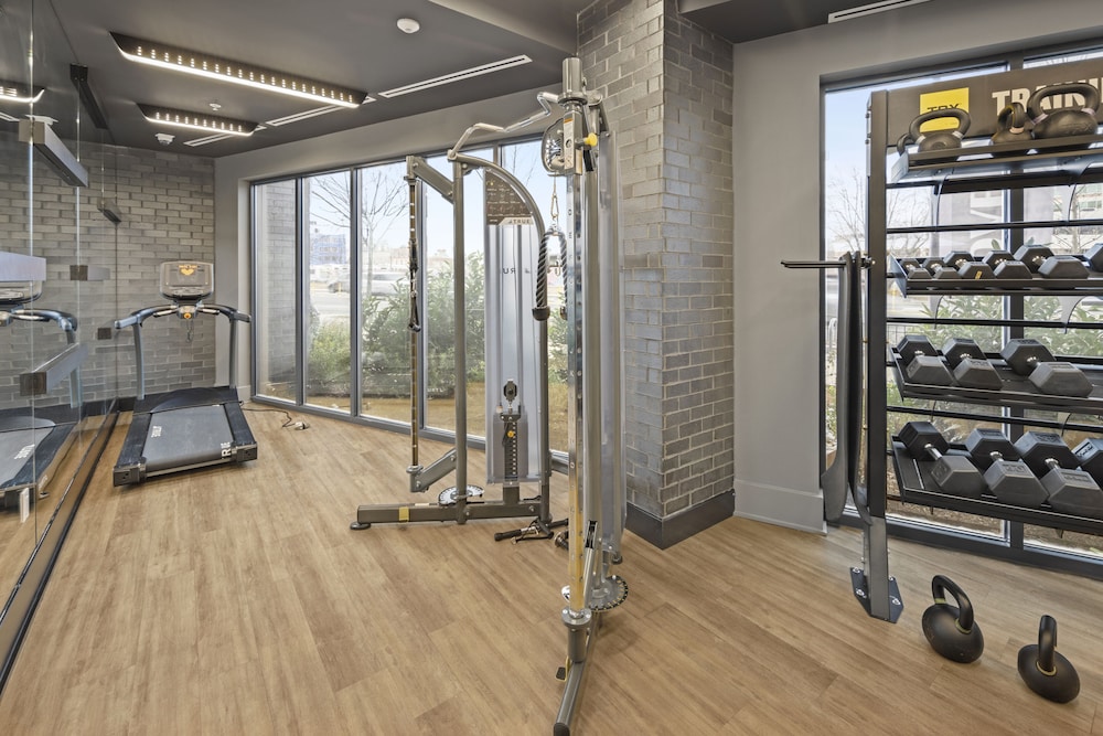 Global Luxury Suites at Tribeca - photo 41