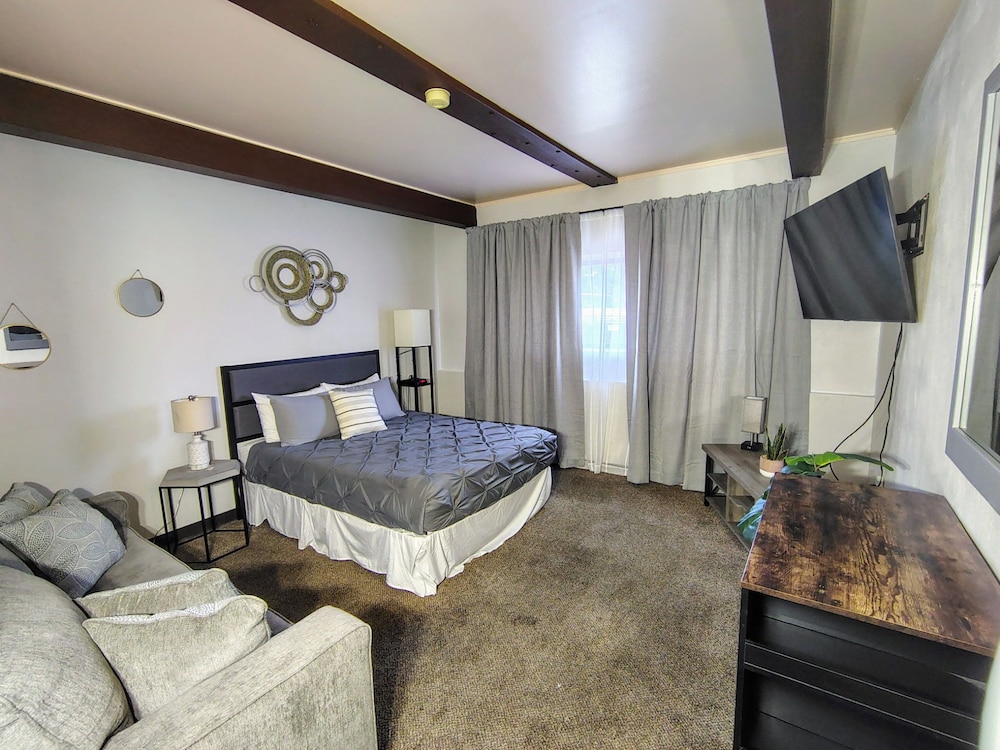 The Mid Town Motel - photo 7