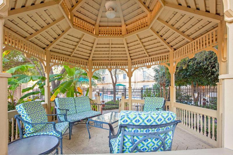 La Quinta Inn & Suites Houston Galleria Area - photo 5