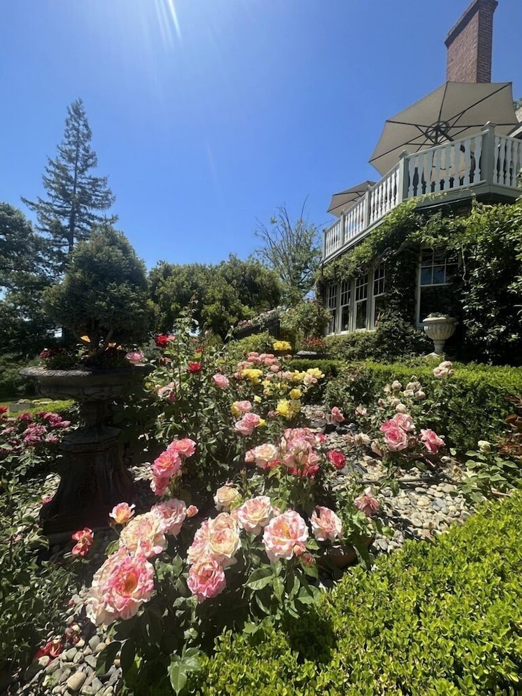 The Inn on Knowles Hill Bed & Breakfast Hotel - photo 96