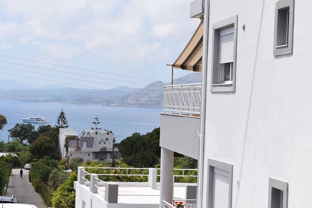 George Beach Studios - carbon neutral hotel in Rodos