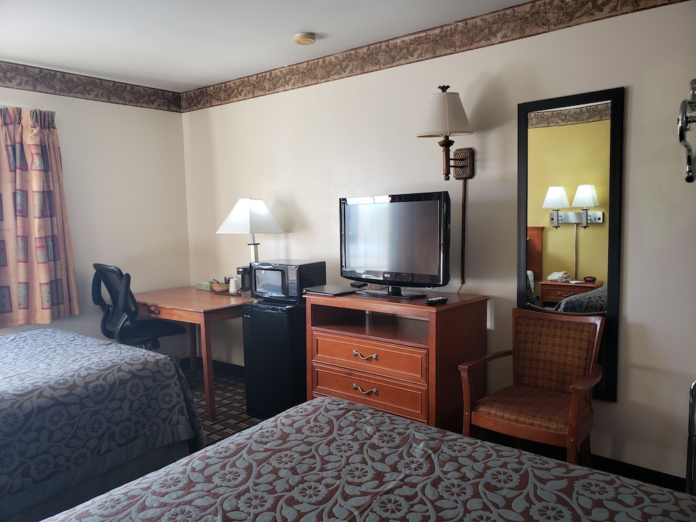Days Inn by Wyndham Portage Cascade Mountain area - photo 20