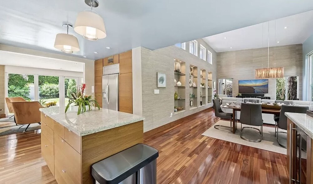 Wilton Manors Stunning Gated Oasis - photo 11