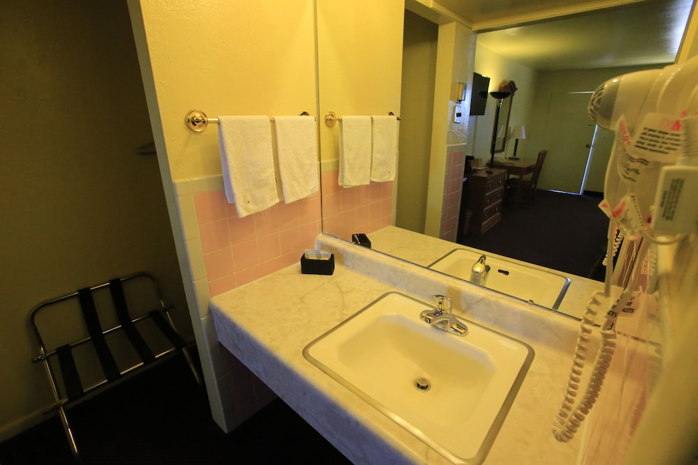 Shamrock Country Inn - photo 23
