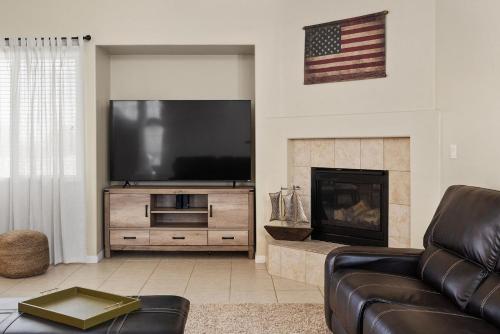 Stylish Silver Falls 4BR KING Master Game Room — Bakersfield — photo 5