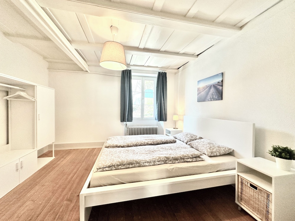 Business Apartment Oberbipp — 4-Star Luxury Hotel in Oberbipp, Switzerland