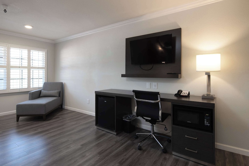 Rodeway Inn Milpitas Near Great Mall - photo 27