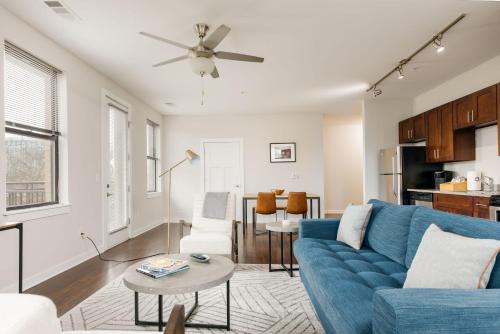 CozySuites Music Row Spacious 2BR with free parking 40 — 4-Star Luxury Hotel in Nashville, United States
