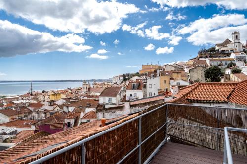 Alfama Terrace 360º Private terrace with exceptional river view with A C — 4-Star Luxury Hotel in Lisbon, Portugal