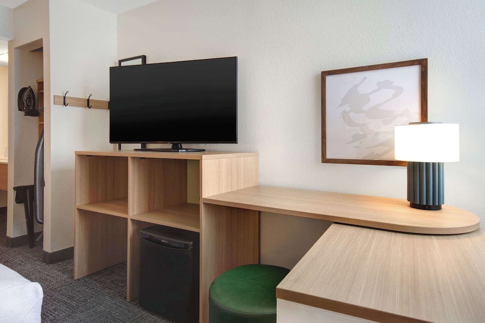 Spark by Hilton Rochester University Area - photo 17