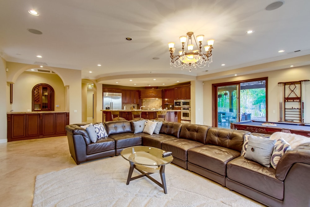 Tropical 5BR La Jolla Retreat by NamaStay - photo 38