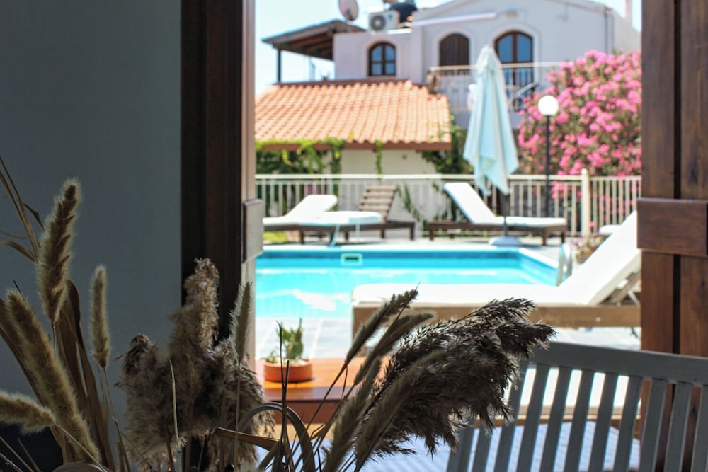 Elia Woodstone Houses — 4-Star Luxury Hotel in Hersonissos, Greece