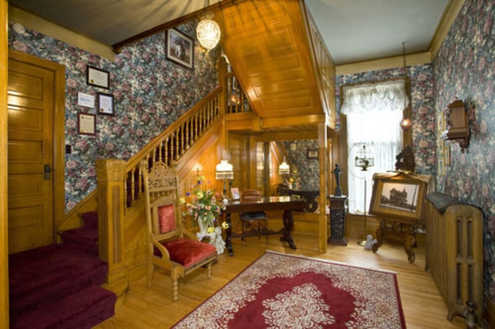 Port City Victorian Inn - carbon neutral hotel in Muskegon
