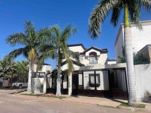 Bonita Casa Espaciosa En Residencial Montecarlo 20423173 — San Ignacio